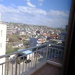 Spacious Near Apartmán