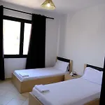 Spacious Near *