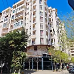 Spacious Near *
