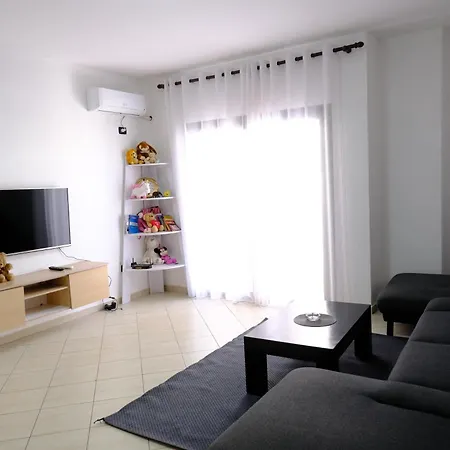Apartament Spacious Near