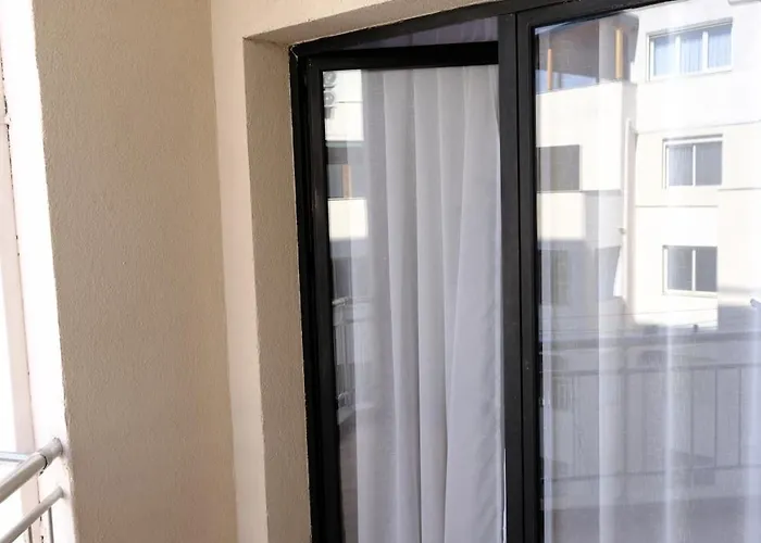 Spacious Near Apartament